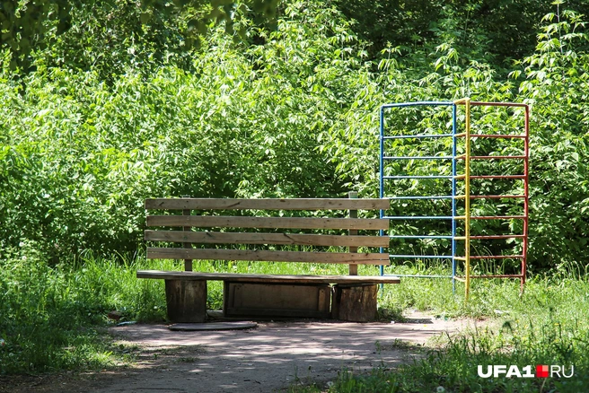 Если ваш дворик не похож на этот, вам крупно повезло