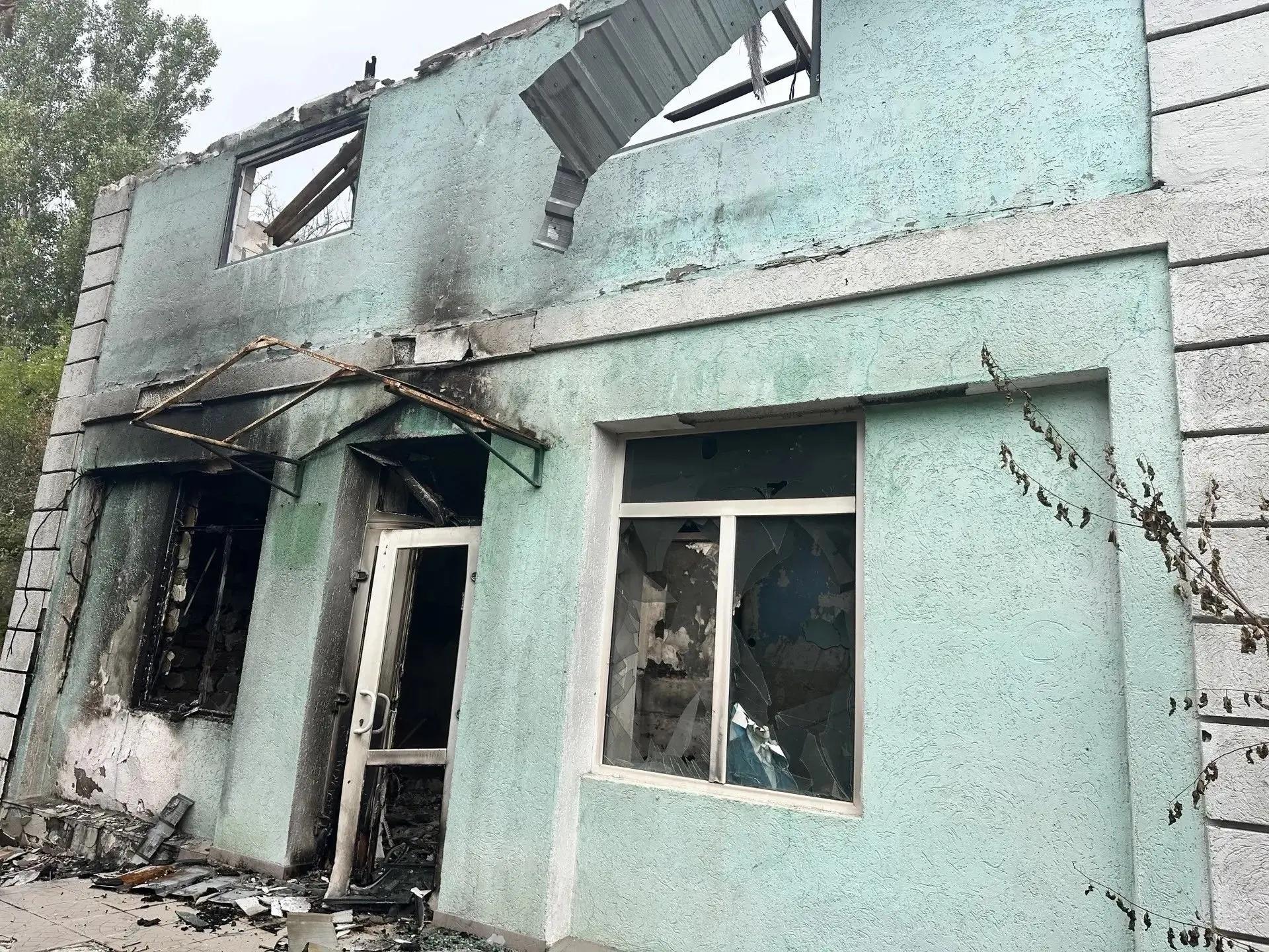 Раненые при ударе по автобусу, погибшие при прилетах в машины: последние новости об атаках и что из…