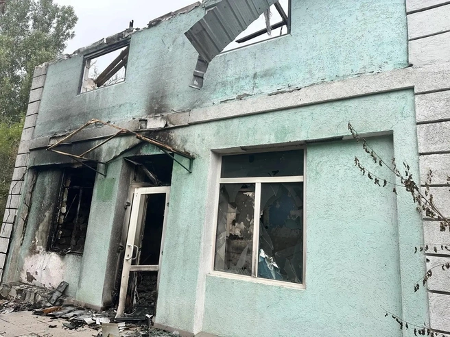 Что за «военную цель» усмотрели ВСУ в здании лесничества, направляя на него свой дрон, непонятно | Источник: Владимир Сальдо / max.ru