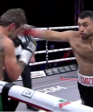 Российский боксер нокаутировал испанца в первом раунде и отстоял пояс чемпиона (полное видео боя)