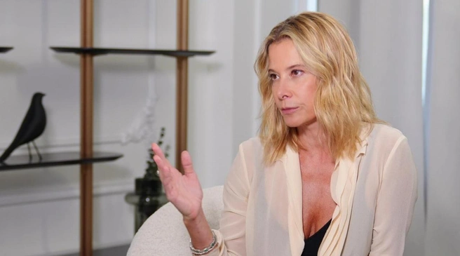 «Самые вкусные на свете». Юлия Высоцкая считает удачными свои сырники, а вот помидоры… | Источник: FAMETIME TV / VK