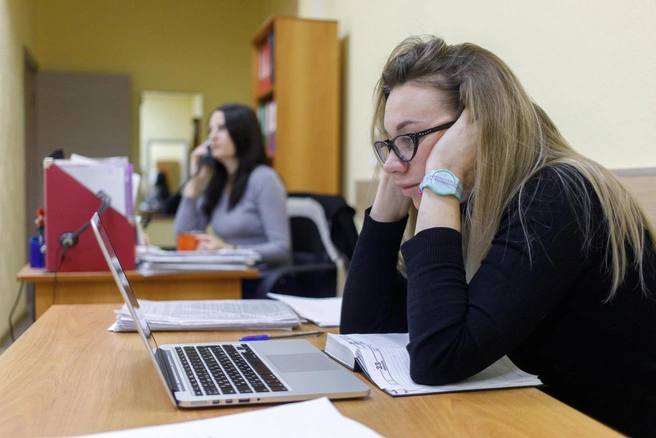 Женщин, знакомых с выгоранием, больше, чем мужчин | Источник: Алексей Волхонский / V1.ru