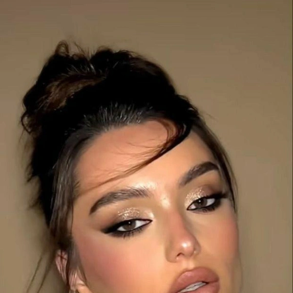 макияж на новый год 2026, новогодний макияж 2026, новогодний макияж, макияж на новый год, легкий макияж на новый год, какой макияж на новый год, новогодняя косметика | Источник: Pinterest