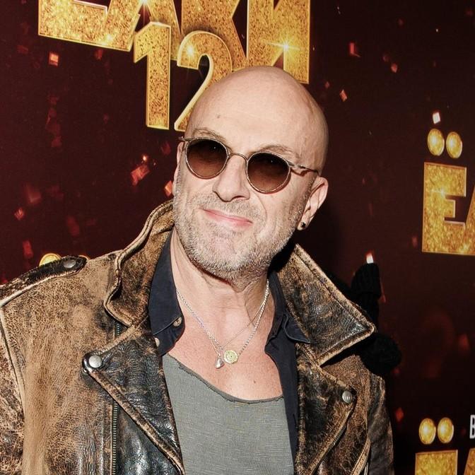 Нагиев делил шапку с сыном, Журавлев кричал о любви к жене, Медведева ослепила ангельским видом на «Елках 12»