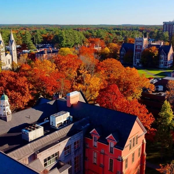 Посмотрите несколько фотографий из соцсетей вуза | Источник: bowdoincollege / Instagram.com (соцсеть запрещена на территории РФ)