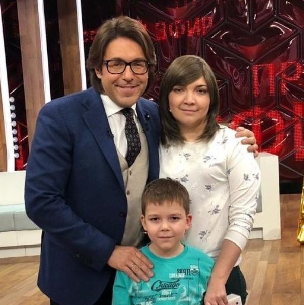 Айгуль Фазыйлова с сыном на программе «Андрей Малахов. Прямой эфир»