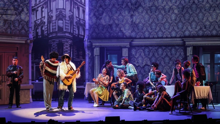 Возвращение легенды: мюзикл «Ничего не бойся, я с тобой!» снова на сцене МДМ — всего на несколько месяцев | Источник: Пресс-служба