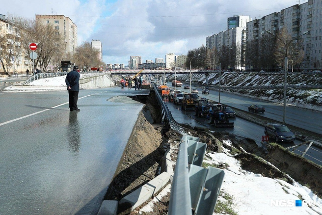 Мэрия обсуждает возможность введения режима повышенной готовности | Источник: Андрей Бортко / NGS.RU
