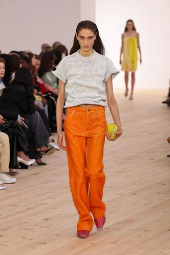 Идеальная база — брюки на осень-зиму 2025/26: лучшие модели у российских брендов Идеальная база — брюки на осень-зиму 2025/26: лучшие модели у российских брендов