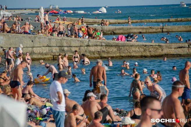 Визуально кажется, что людей в сентябре больше, чем было в разгар лета | Источник: Оксана Витязь / SOCHI1.RU