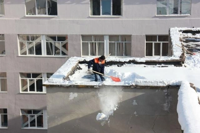 Какие дворы в Уфе очистят от снега 24 марта | ufa1.ru