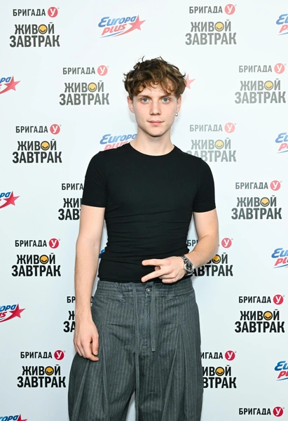 Ваня Дмитриенко | www.starhit.ru