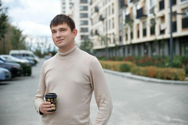 Преподаватель после работы часто гуляет по своему району  | Источник: Брусника