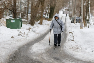 Волгоград ждет гололед и ураган: объявлено штормовое предупреждение