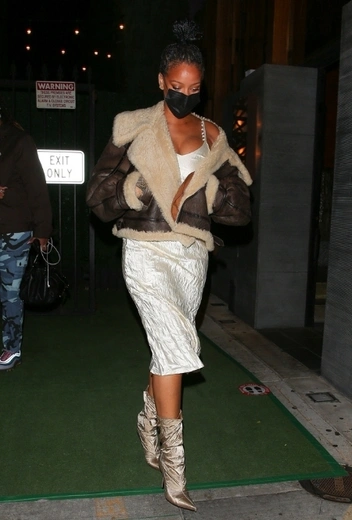 Рианна в Лос-Анджелесе | marieclaire.ru