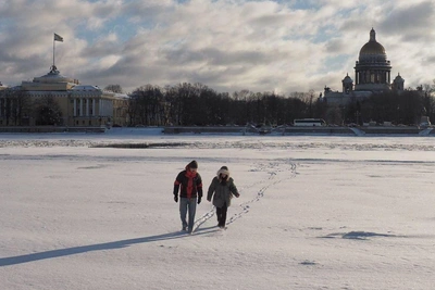 Walks on ice continue in St. Petersburg