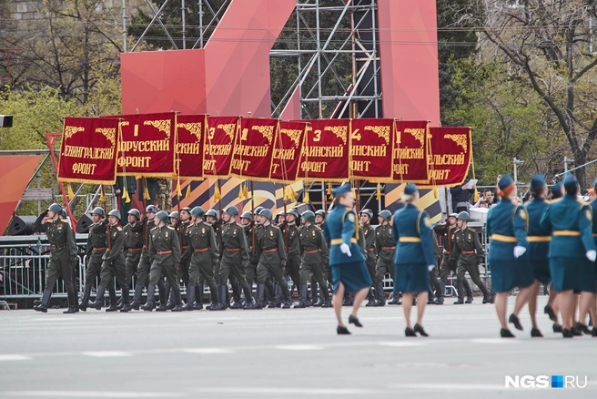 Участие в параде — почетная обязанность для военнослужаших | Источник: Александр Ощепков / NGS.RU