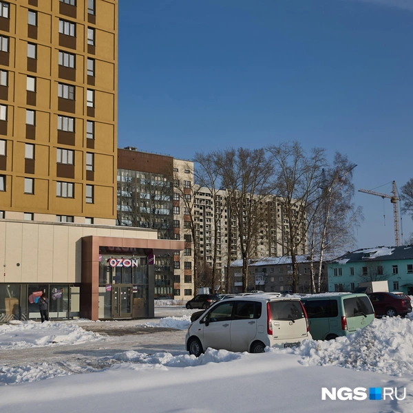 Комплекс состоит из четырех домов высотой от 9 до 17 этажей. Башни-доминанты расположены внутри квартала | Источник: Александр Ощепков / NGS.RU