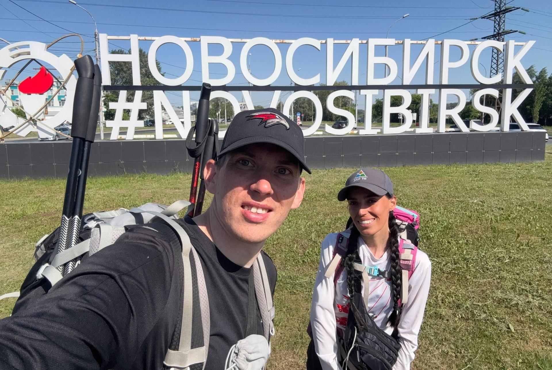«80% людей нас хейтили». Пара из Москвы идет пешком во Владивосток — в пути они уже более 150 дней