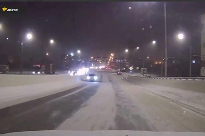 В Новосибирске водитель выехал на встречную полосу