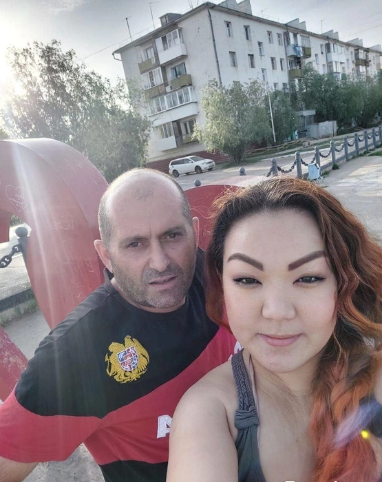 Марина с мужем в этом году женятся. Героиня шутит, что в этот день половины таксистов Якутска не будет на линии  | Источник: из личного архива
