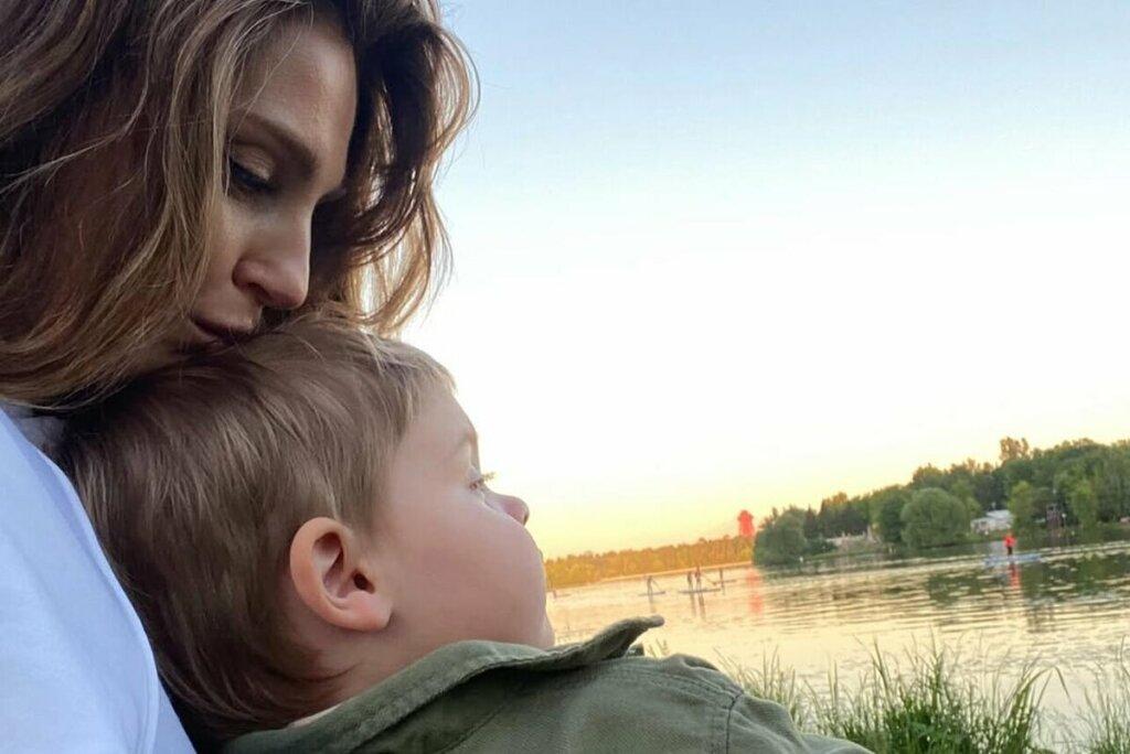 Саша Савельева и Кирилл Сафонов не знают, как сообщить 7-летнему сыну о разводе: «Он очень чувствит…