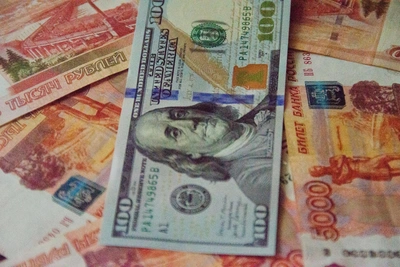 Мошенники выманили у москвички 6 тысяч долларов через поездку в Сочи