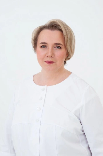 Ольга Викторовна Сулейманова — много лет помогает пациентам с Уралмаша в лечении лор-заболеваний, пациенты намеренно едут к ней из центра | Источник: медицинский центр «Доктор Плюс»