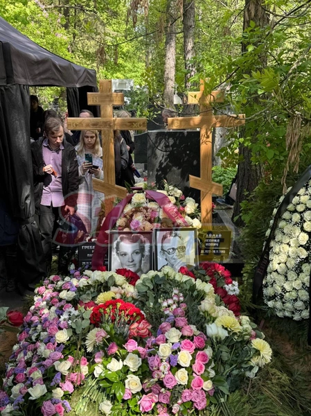 Супруги нашли покой в одной могиле