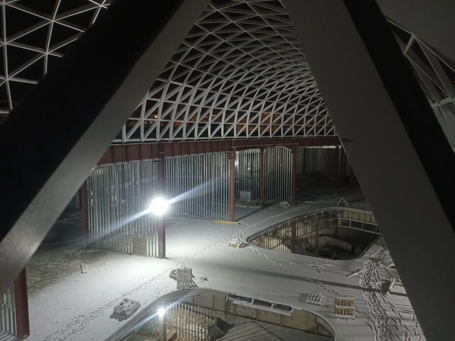 Вид на «Золотой» под куполом | Источник: читатель E1.RU