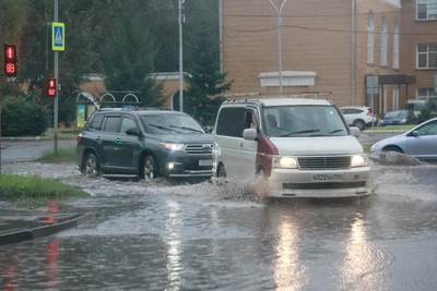 Ливень парализовал Красноярск: 9-балльные пробки