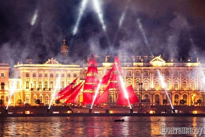 Ради безопасности. Где в Петербурге введут ограничения на время «Алых парусов» | Источник: Алина Циопа / «Фонтанка.ру»