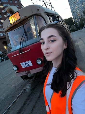 В мае девушка проходит большую стажировку  | Источник: alksvat / Instagram.com*