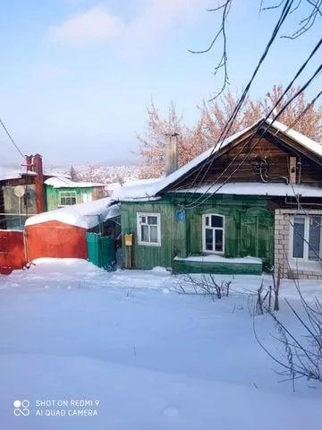 А окна-то не пластиковые  | Источник: Сайт объявлений