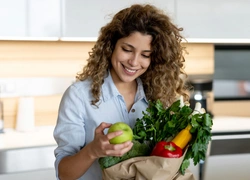 Почему нельзя питаться только овощами и фруктами?