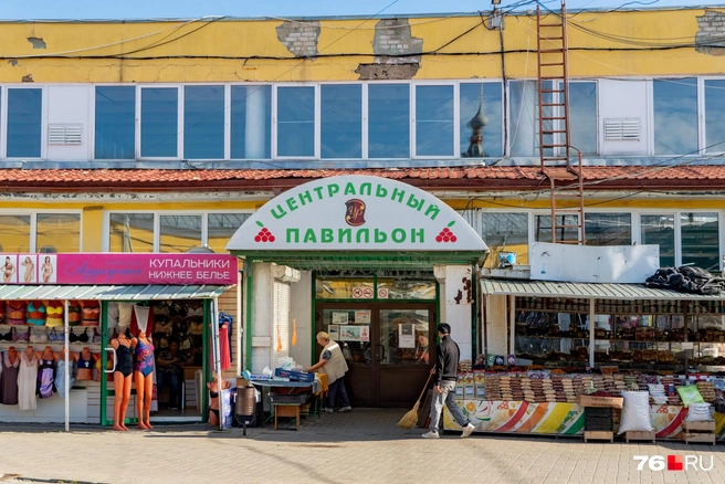 Внутри крытая часть рынка выглядит более привлекательно, чем снаружи | Источник: Кирилл Поверинов / 76.RU