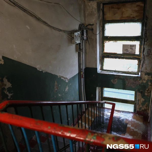 Жители постоянно боятся возможного обрушения | Источник: Евгений Софийчук / NGS55.RU