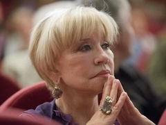 Правила жизни Веры Алентовой: «За отношениями, тем более в семье, нужно ухаживать, как за цветами»