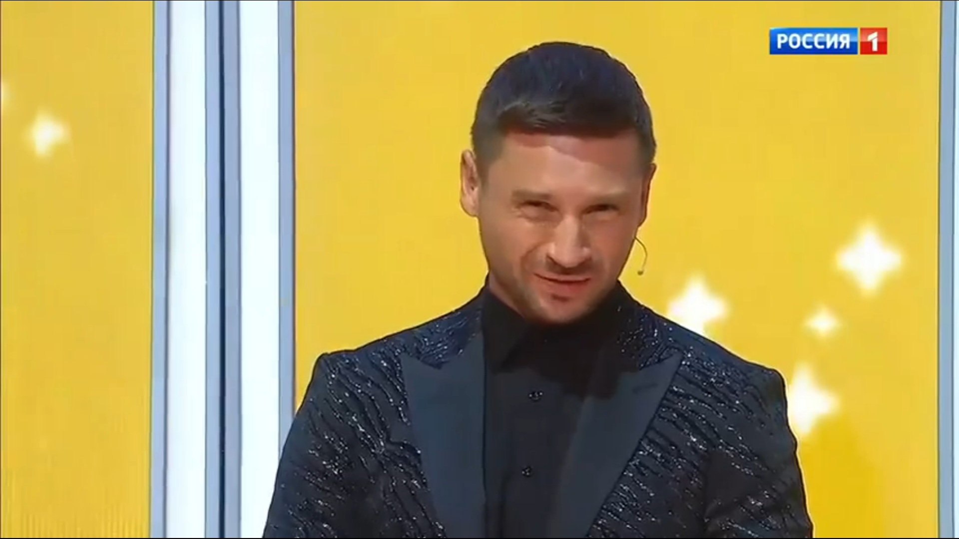 «Можно так не орать?»: Лазарев сорвался на коллегу из жюри на шоу «Ну-ка, все вместе!»
