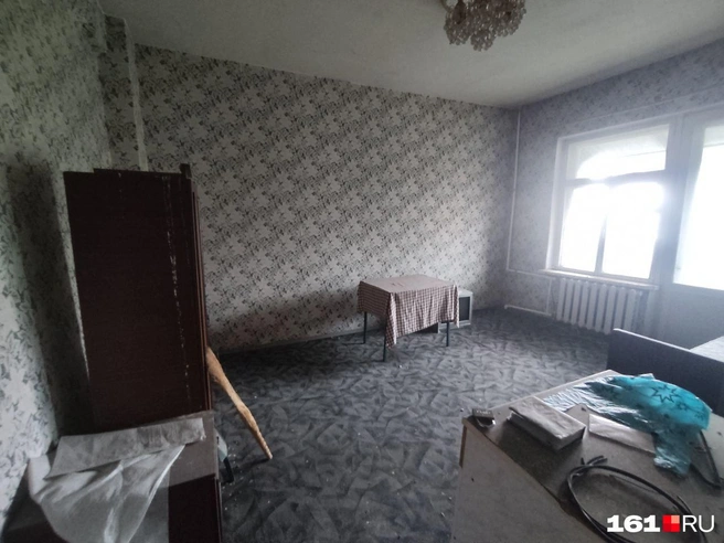 Комната Татьяны не пострадала, но вокруг разруха | Источник: Диана Кулыгина / 161.RU