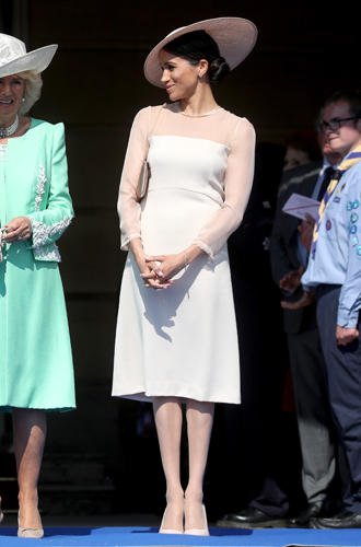 Фото №2 - Герцогиня Меган тратит на наряды больше герцогини Кейт