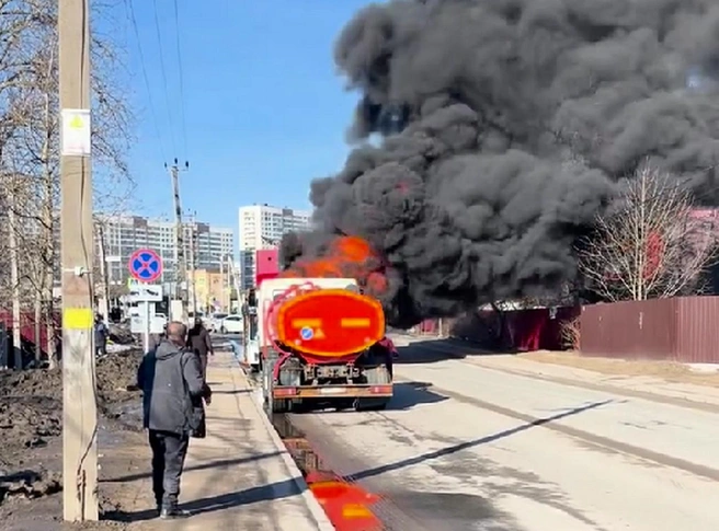 Клубы черного дыма поднялись над Мурино из-за пожара в автобусе | Источник: ДТП и ЧП | Санкт-Петербург | Питер Онлайн | СПб / ВКонтакте
