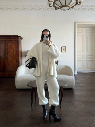 Белые брюки — главный антистресс гардероба этой зимы Белые брюки — главный антистресс гардероба этой зимы