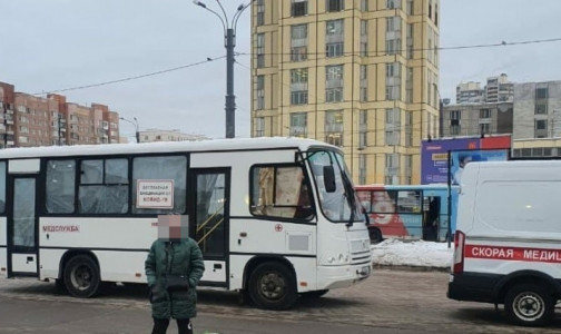 Первый прививочный пункт на колесах, в котором петербуржцы могли уколоться "Спутником V", исчез