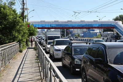 Очереди на АЗС в Новосибирске: второй день дефицит бензина