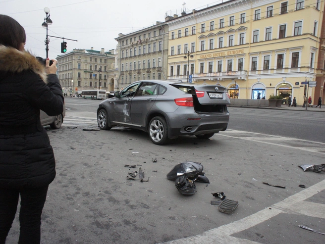На снимке показана дорожная ситуация без пострадавших участников | Источник: Михаил Огнев / FONTANKA. RU