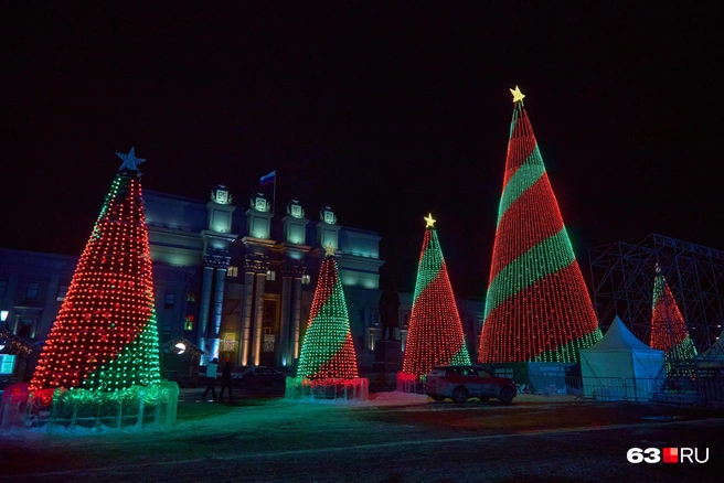 Красный и зеленый — цвета 2026 года в Самаре | Источник: Роман Данилкин / 63.RU