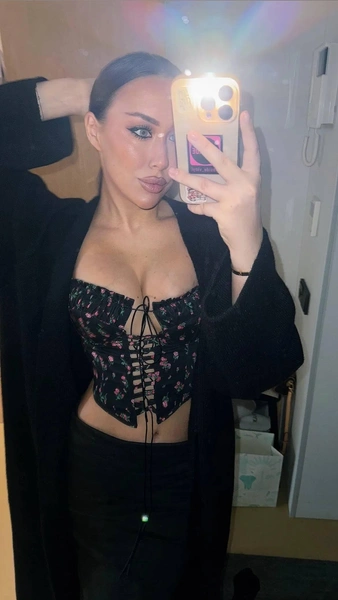 Внучку Маслякова подозревают в нескольких пластических операциях