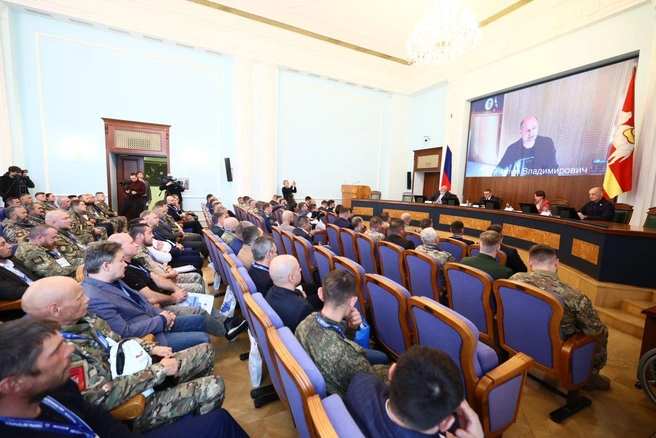 В Челябинской области сотни тысяч волонтеров, активистов Челябинской области помогают тем, кто защищает страну | Источник: Наиль Фаттахов / Пресс-служба правительства Челябинской области