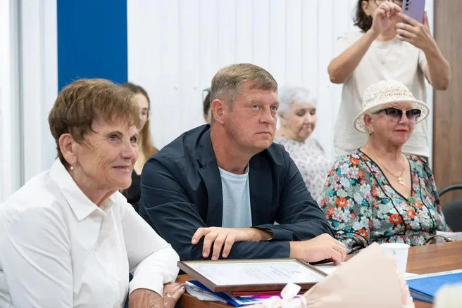 На конференции много говорили и о насущных проблемах — дорогах, освещении, коммунальных сетях | Источник: пресс-служба Тюменской городской думы